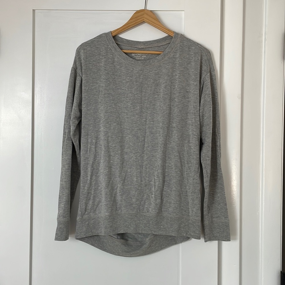 Beyond Yoga sweatshirt